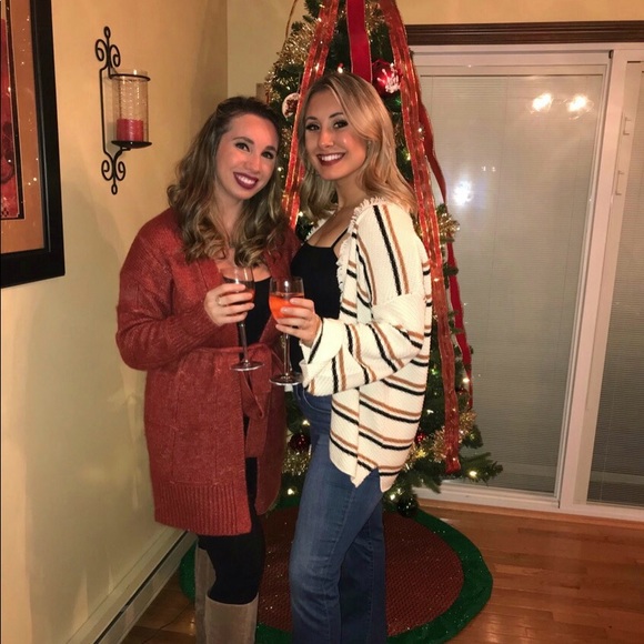 Hi friends!! Welcome to my closet ππ»π - Picture 5 of 5